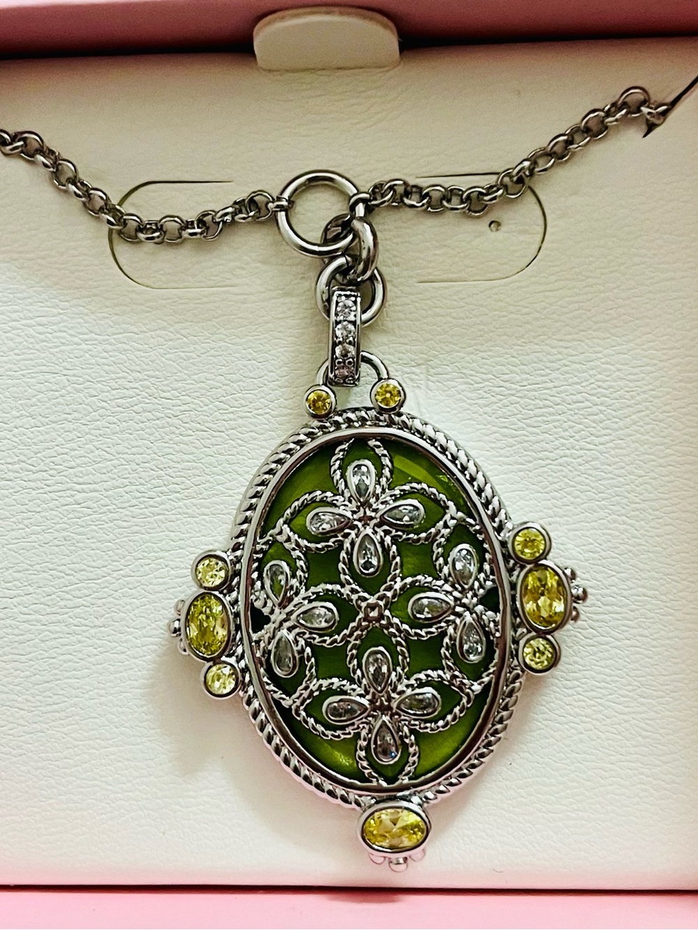 Bomb Party Retro Bella Amore RBP2840 The Amore Locket Necklace HTF